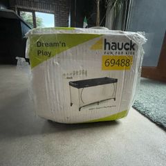 Travel cot