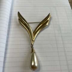 Brooch