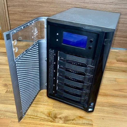NAS Iomega StorCenter Px6-300d Network Storage Server
