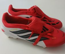 Predator football boots size 6
