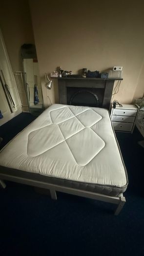 Bed frame and matress
