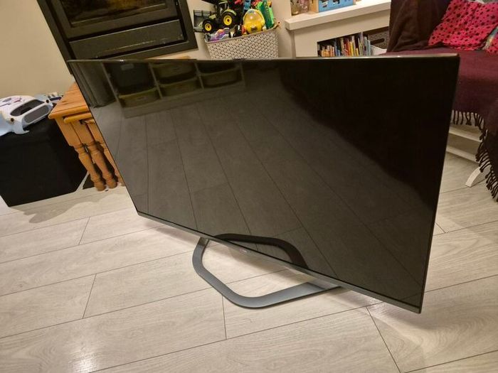 LG TV 47 inch smart television