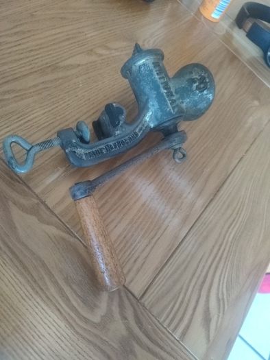 Vintage Spong Nation hand mincer