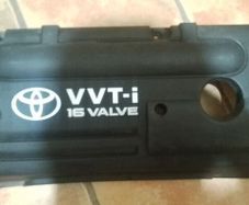 Toyota VVTI Petrol Black Plastic Cylinder Head Engine Cover Auris, Avensis, Corolla, Corolla Verso 11212-0D080