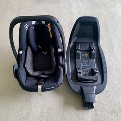 Maxi Cosi Pebble Pro i-Size Car Seat and  i-Size Isofix Base