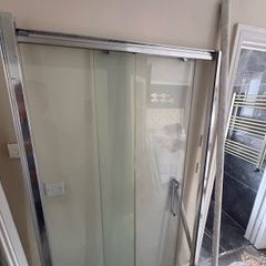 shower door and tray