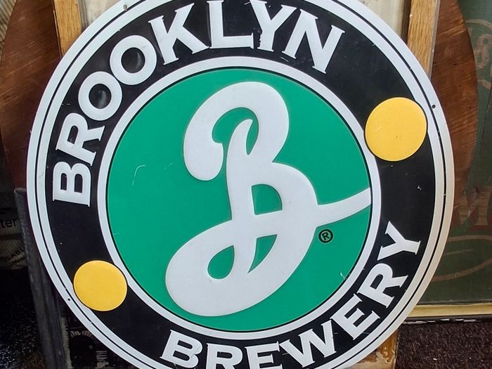 Tin sign