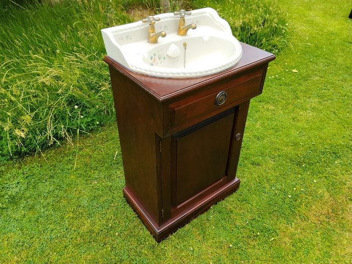 Heritage Vanity Unit and Sink