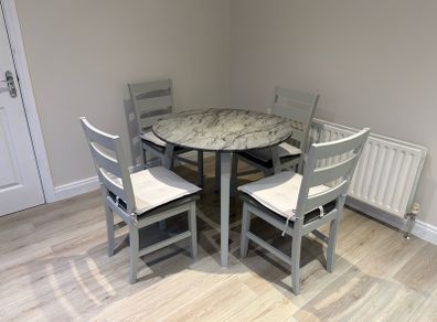 Round 4 seater dining set