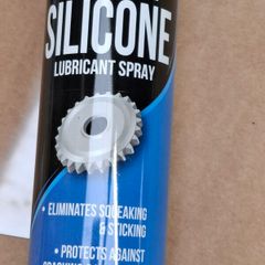 Silicone lubricant spray