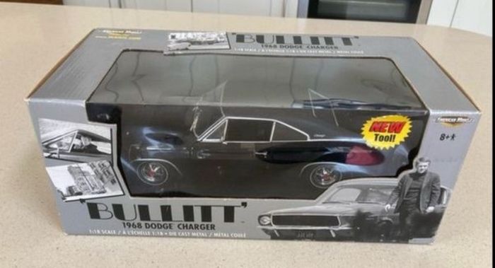 Bullit Steve McQueen Movie Dodge Charger 1/18 x 2
