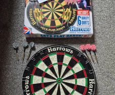 Dart board with 6 darts