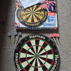 Dart board with 6 darts