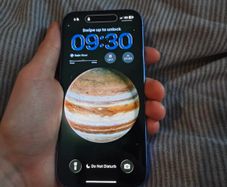 iPhone 16