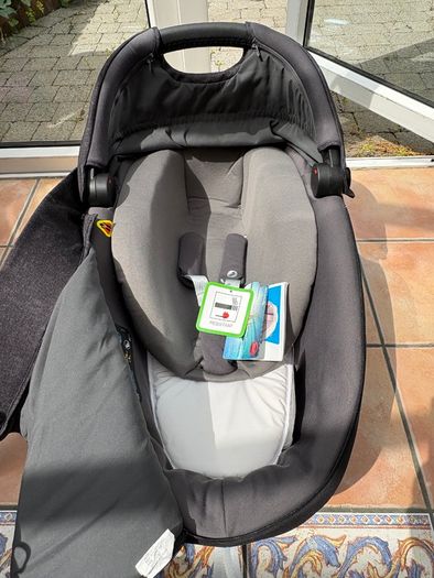 Maxi cosi jade car cot
