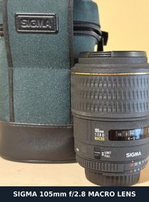 Sigma 105mm f/2.8 D Macro Lens with Original Sigma Case