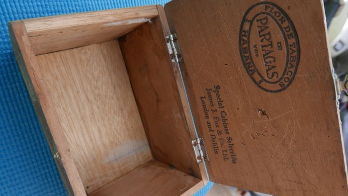 Vintage Flor de Tabacos Partagas Royale Limited Reserve Cigar Box