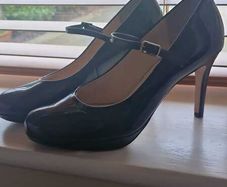 Hogl Luxury Black Patent Mary Jane Heels Size 4  EU 37