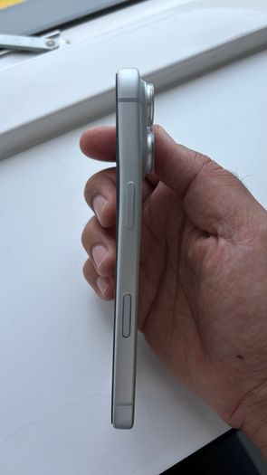 Apple iPhone 17 Pro 256GB Silver with Free Torras 360 Stand Case. Unlocked (US eSIM). Bent Frame. Fully Working