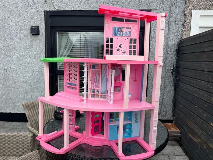 barbie dream house