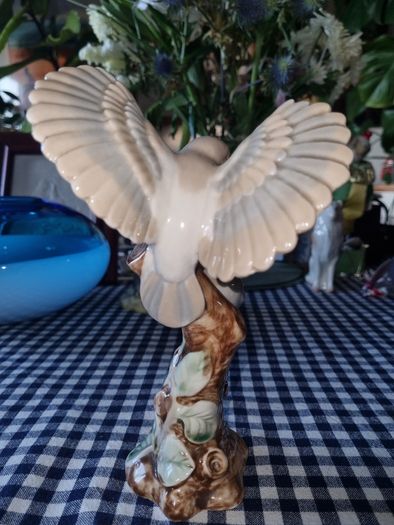 Vintage figurine of two birds