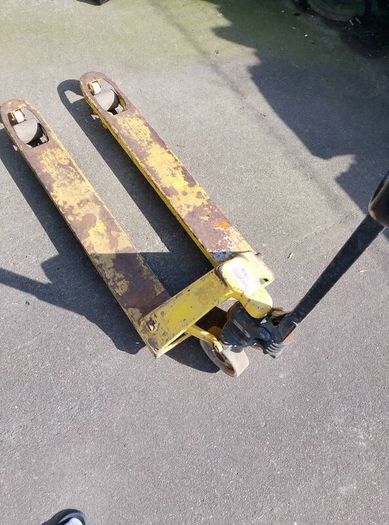 Toyota pallet truck