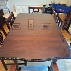 Kitchen table & 6 Chairs