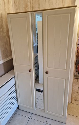 wardrobe