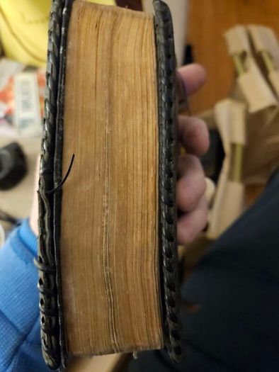 Daily Missalwith An Introduction By Reverand Robert I. Gannon. S.j. 1954 Edition In Fair Condition. See Photos For Same.