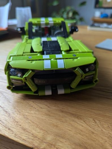 Lego Technic Ford Mustang Shelby (Build)