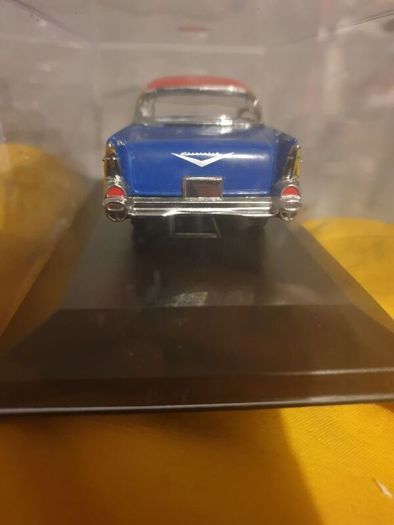 Budweiser Dinky 1957 Die.cast Model chevrolet belair 1.43 scale