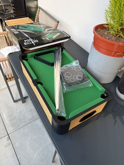 New Mini Pool / Billiard Table with Accessories
