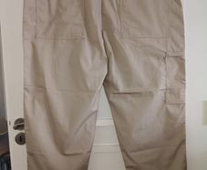 Regatta 44 waist 29 leg waterproof trousers stain resistant washable 5 pockets with slightly elasticated waist new with tags RRP 40 euro FREE STANDARD POSTAGE INCLUDED