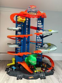 Hot wheels ultimate garage