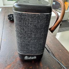 Roberts 310 bluetooth speaker