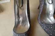 karren millen ladies shoes will sell all shoes listed to a car booter as a lot