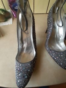 karren millen ladies shoes will sell all shoes listed to a car booter as a lot