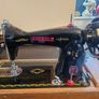 Vintage Emerald electric sewing machine Image 9