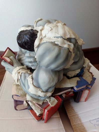 Hulk bust (gray variant)