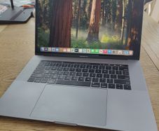 MacBook Pro 15"/i7-8750H/32GB Ram/256GB SSD/Touch Bar/555x