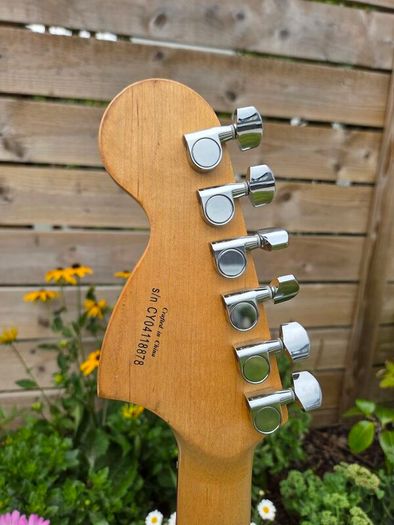 Squier Standard Series Stratocaster - EMG