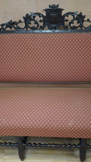Neo-Renaissance Solid Oak Barley-Twist Settee (c. 1890-1910)