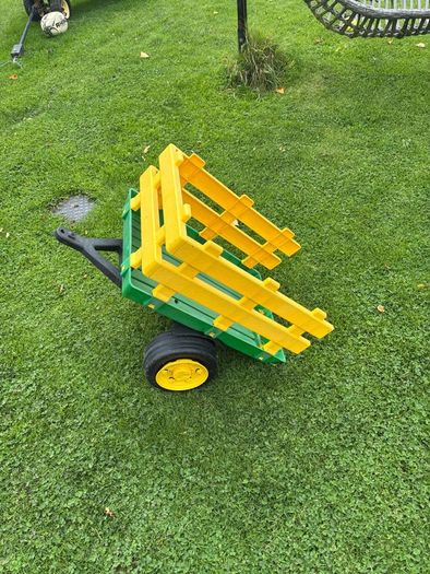 Rolly tanker and straw trailer