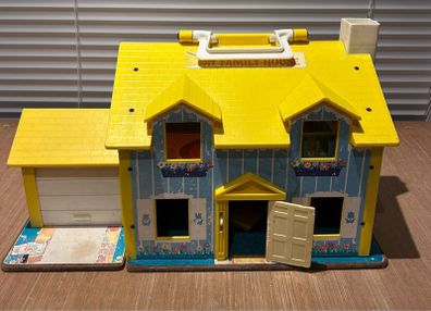Vintage Fisher-Price 952 Play Family House