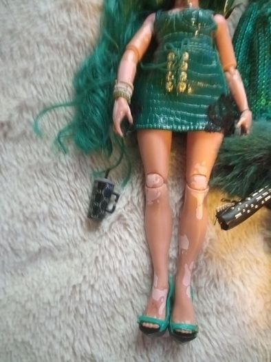 Jewel ritchie rainbow high doll