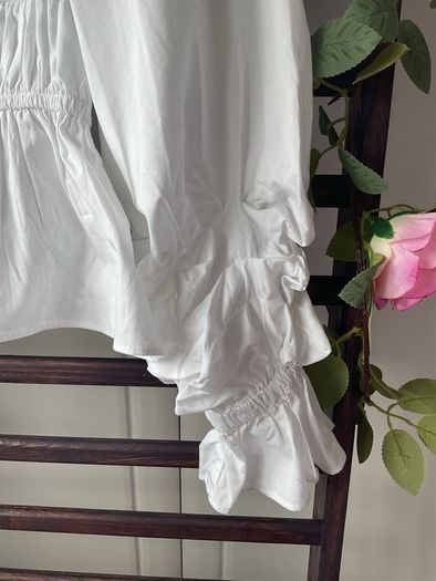 Bershka white 100% cotton long sleeve top medium