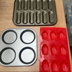 Lot of mixed baking trays/ tins