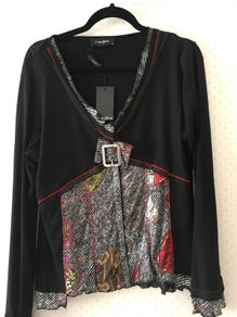 CARL OPIK Graphic Printed Stretch Top New