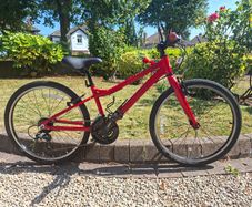 Red Carrera Saruna Junior Hybrid Bike 24 inch Wheels