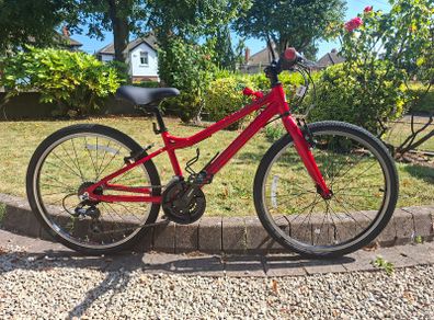 Red Carrera Saruna Junior Hybrid Bike 24 inch Wheels